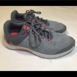 UNDER ARMOUR Girls gray athletic shoes